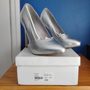 Silver high heels  stiletto pumps  sz 11-1/2